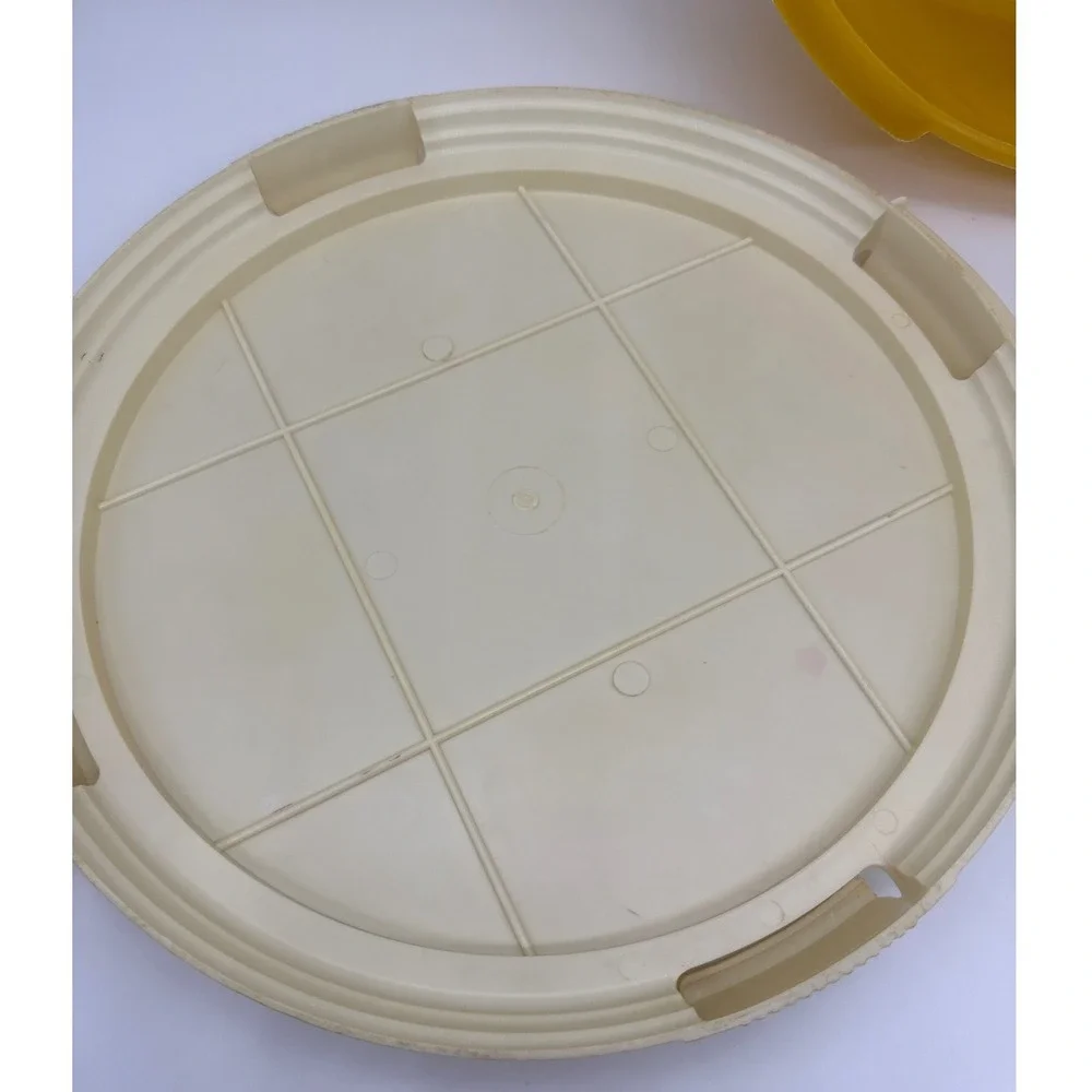 Vintage No 600 Lock-Lift Cake Carrier Yellow Floral MCM Plastic Harvest Gold USA